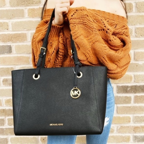 Michael Kors Walsh
Multifunctional Leather Tote Bag
Handbag Black - Picture 2 of 9